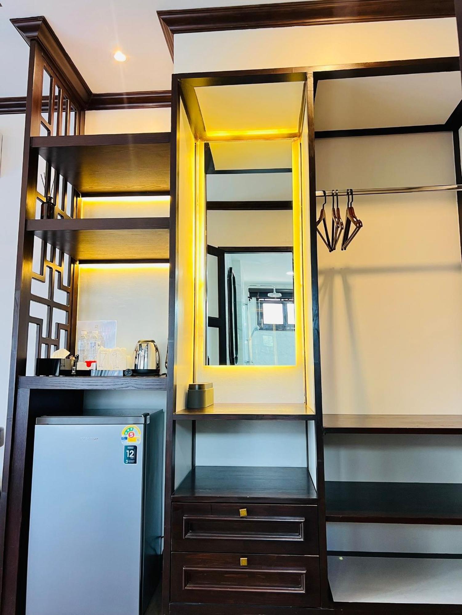 Longlai Kezhan Ban Rak Thai Extérieur photo
